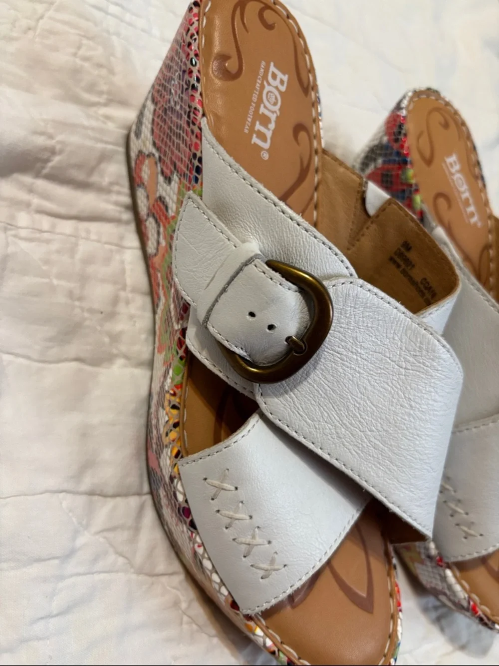 Born White Leather Crisscross Buckle‎ Slide Sandals